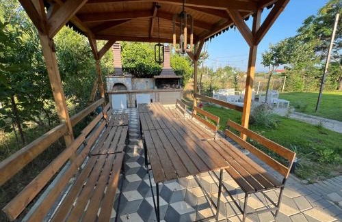 Qerek Villa | T & I Villa firepit, BBQ & grill