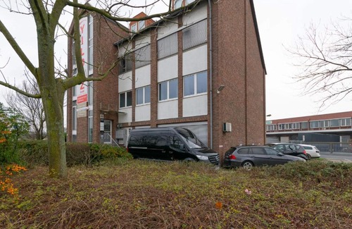 Barbaraviertel Apartment | T&K Apartments - 3 - 5 Group Room Apartments- 15min to Fair DUS