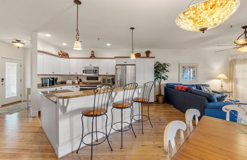 Kill Devil Hills Condo | T's Retreat: Semi-oceanfront, third floor condo, two beach accesses close by.