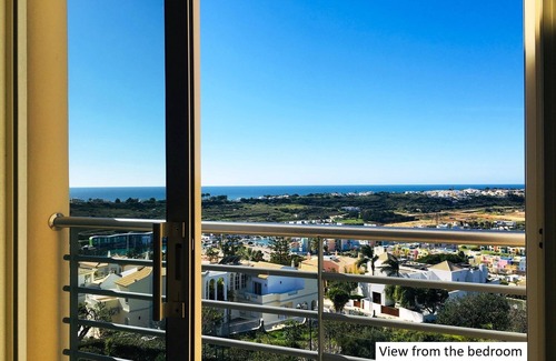 Albufeira Apartment | T1 +1 apartment, refurbished, beautiful view of the sea and harbor, wifi & a/c