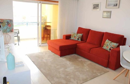 Alporchinhos Apartment | T1 Quinta das Palmeiras 2.3 R/C B