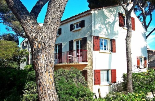 Toulon - Hyeres House | T2 2nd floor of the villa of the sea