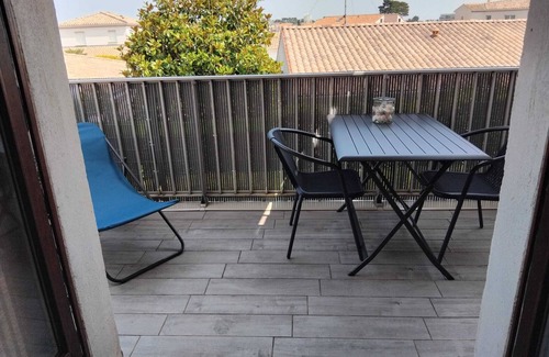 Vaux-sur-Mer Apartment | T2 apartment in a residence with swimming pool 2 steps from Pontaillac beach