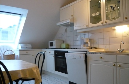 Perros-Guirec Apartment | T2 at 20m from the beach, bright, quiet and comfortable + Garage + wifi/Label 3 * keys