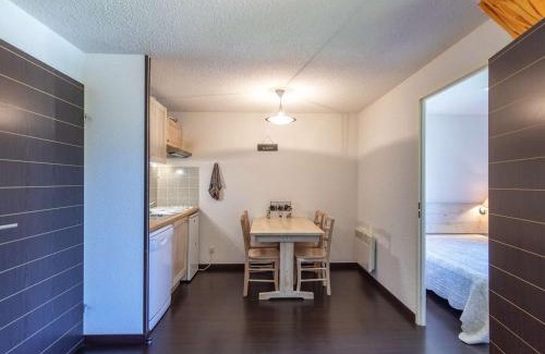 Luz-Saint-Sauveur Apartment | T2 cabine avec balcon, piscine et parking à Luz-Saint-Sauveur, proche commodités et stations de ski - FR-1-402-140