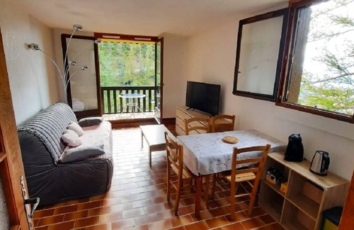 La Colmiane Apartment | T2 Colmiane, in the resort, south-facing terrace, beautiful view