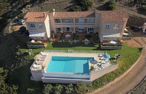 Appietto House | T2 GOLFE DE LAVA BORD DE MER AVEC PISCINE