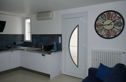 Avignon Apartment | T2 new air conditioned near downtown with outdoor terrace