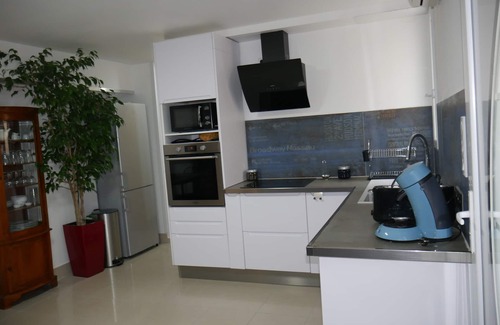 Avignon Apartment | T2 new air conditioned near downtown with outdoor terrace