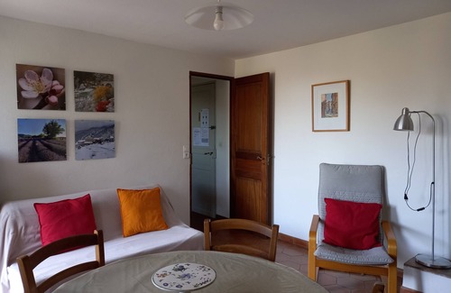 Castellet Other | T2 on the ground floor in Provencal Bastide with swimming pool, in the heart of the Luberon