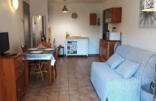 Frejus Apartment | T2 + pool at the gates of old Frejus and 5 minutes from the beach