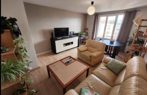 Decines-Charpieu Apartment | T2 top floor with balcony - Stadium-Arena-Eurexpo