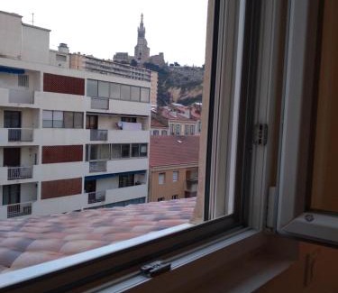 Saint-Lambert Apartment | T2 Vue sur la Basilique de Notre Dame de la Garde