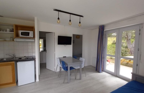 Carnoux-en-Provence Apartment | T2 with swimming pool near Cassis