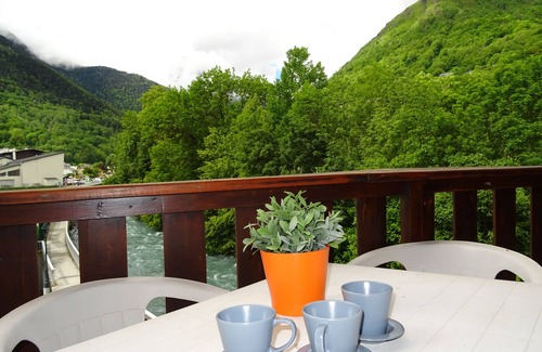 Saint-Lary-Soulan Apartment | T3 apartment ideally located in the village (all on foot).