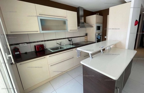 Sanary-sur-Mer Apartment | T3 apartment in the city center, port shops and beach on foot for 4