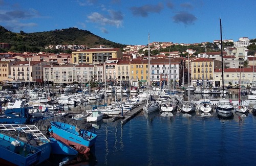 Plage d'Argeles Apartment | T3 apartment overlooking the port of Port-Vendres on the sea front, available