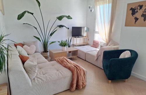 Gerland Apartment | T3 Debourg, balcon, proche métro B