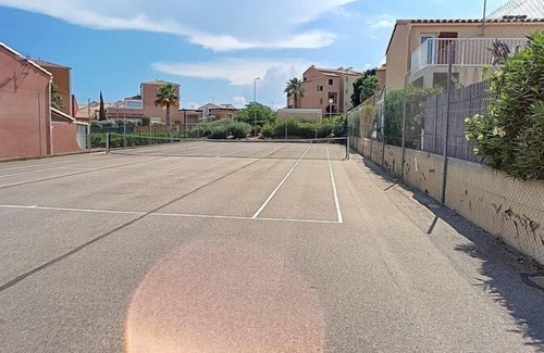 Saint-Pierre-la-Mer House | T3 detached house with large terrace and residence with swimming pool and tennis court