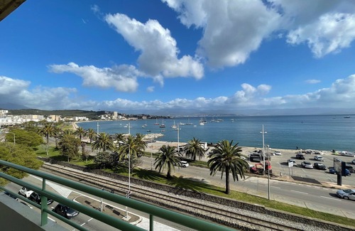 Corse-du-Sud Apartment | T3 sea view, 5min from town center