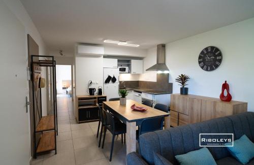 Vias Apartment | T4 climatisé avec piscine à 400m de la mer