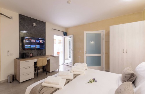Xewkija Hotel | Ta'Battista Guesthouse with pool-room 1, IX-XEWKIJA, GĦAWDEX, Malta