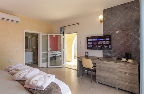 Xewkija Hotel | Ta'Battista Guesthouse with pool-room 6, IX-XEWKIJA, GĦAWDEX, Malta