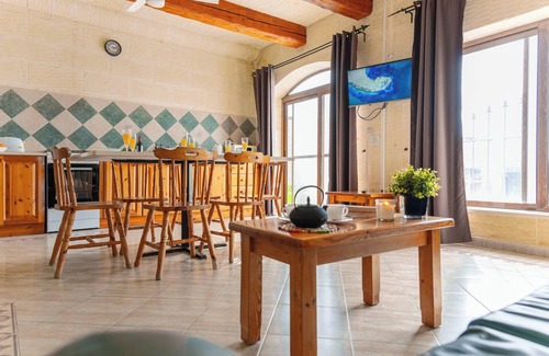 Xaghra Villa | Ta Dora 3 bedroom villa with Private pool