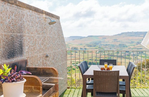 Xaghra Villa | Ta Dora 3 bedroom villa with Private pool