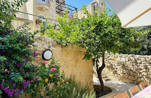 Il-Balluta House | Ta’ Josette/Townhouse/Steps To The Sea/BBQ