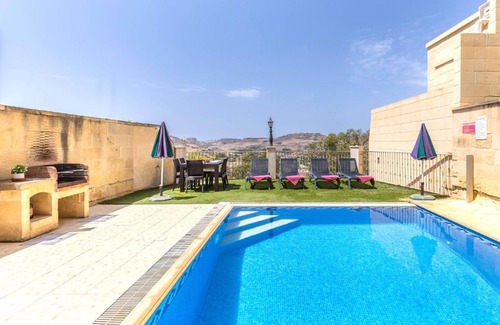 Marsalforn Villa | Ta Lucija 2 bedroom Villa with private pool