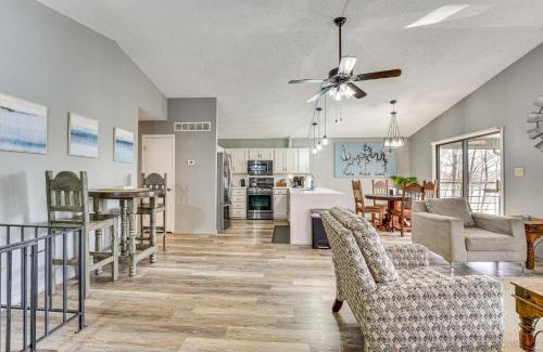 Golden House | Table Rock Lake Home with Lake Access and Views