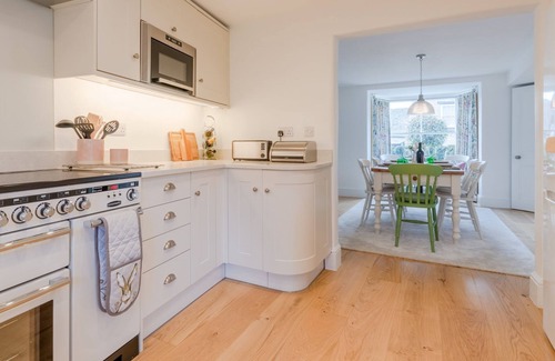 Charlbury Apartment | Tachbrook - sleeps 4 guests in 2 bedrooms