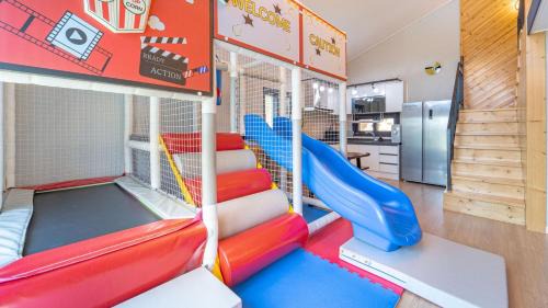 Sanha-ri House | Taean Yoyo Kids Poolvilla