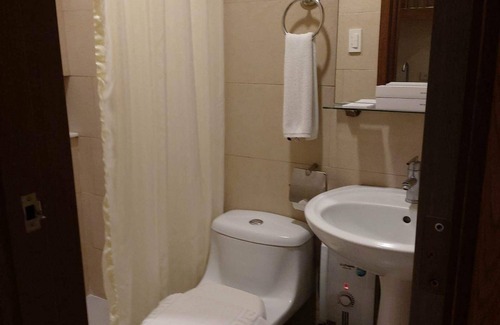 Tagaytay Apartment | Tagaytay Retreat! Studio Unit with Breakfast