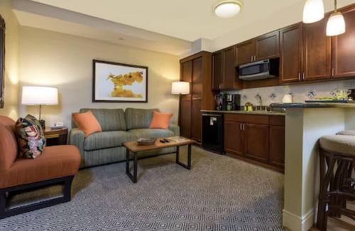 Las Vegas Hotel | Tahiti Village- a piece of paradise on the strip!l