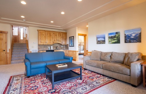 Truckee House | Tahoe Donner Pinnacle Loop Mountain 5 Bedroom Home by RedAwning
