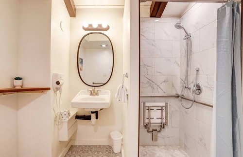 Highland Woods Apartment | Tahoe Mountain Inn #7