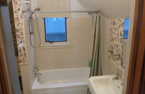Sunnyside House | Tahoe Park Cottage,Hot Tub , 1 Block From Lake Tahoe, Sunnyside, Dog Friendly