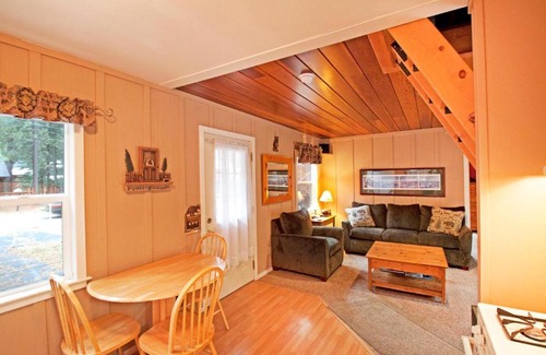 Sunnyside House | TAHOE PARK COTTAGE * WALK TO LAKE