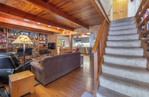 Tahoe City House | Tahoe Timber Retreat - Rustic Charm & great location