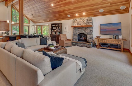 Tahoe Pines House | Tahoe Treehouse - TLUXP