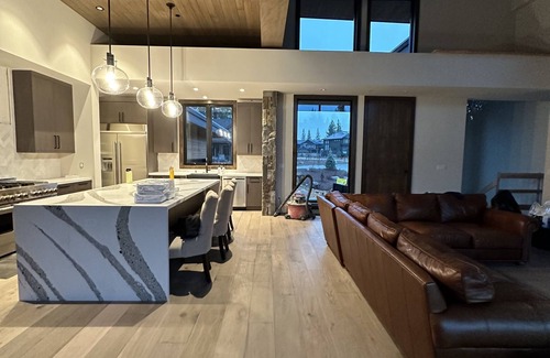 Truckee House | Tahoe’s Schaffer’s Mill property for ski trips, summer or family fun.n