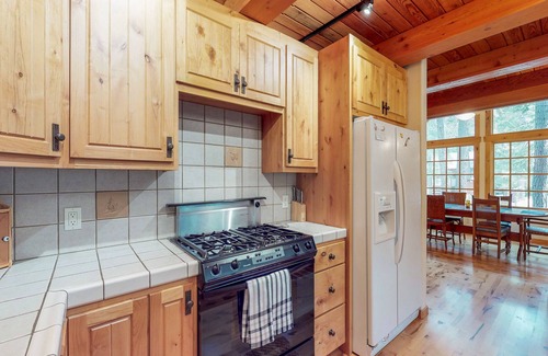 Tahoma House | Tahoma hideaway near lake, trails & mountain vibes