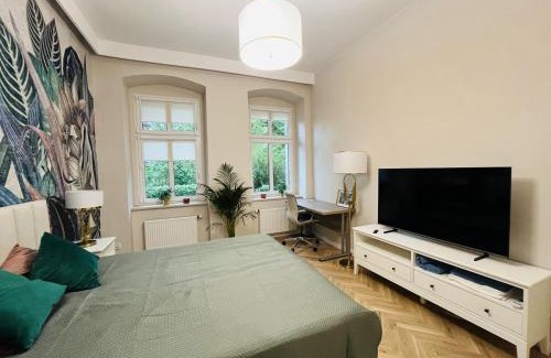 Srodmiescie Apartment | Tajemniczy Ogród - Secret Garden - Self check-in 24h