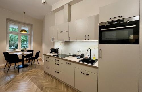 Srodmiescie Apartment | Tajemniczy Ogród - Secret Garden - Self check-in 24h
