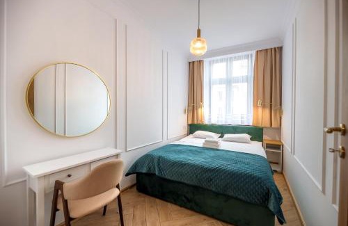 Stare Miasto Apartment | Tajemniczy Ogród - w sercu toruńskiej Starówki z parkingiem