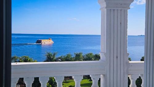 Takawiri Island Hotel | TAKAWIRI VICTORIA SANDS