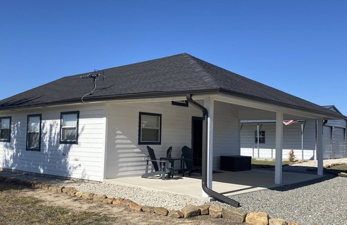 Westminster Cottage | Take a ride to the country side
