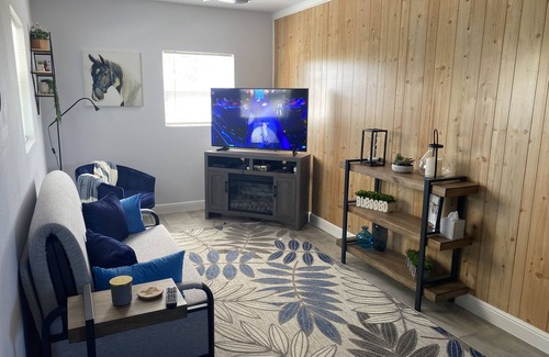 Westminster Cottage | Take a ride to the country side